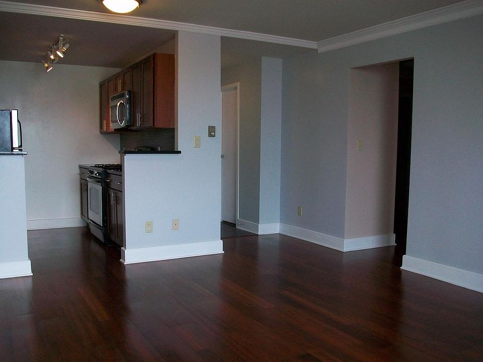 1st image of 600 E 8th St Unit 13N