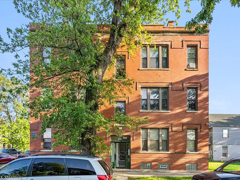 1500 S 48th Ct #2W — Photo 1