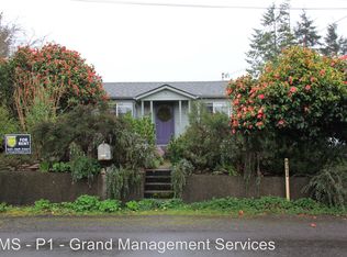 93634 Bay Park Ln, Coos Bay, OR