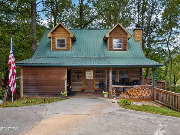 124 E Leatherwood Dr, Walland, TN 37886