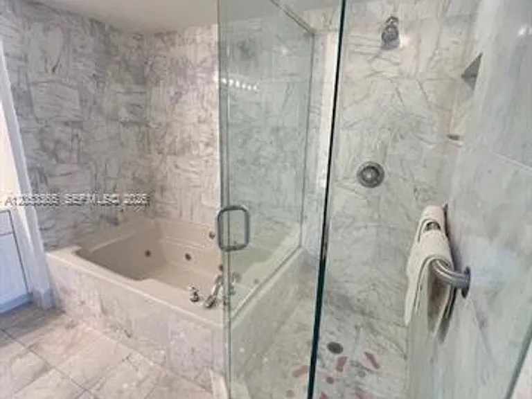 3600 Yacht Club Dr #CU-504 — Photo 4