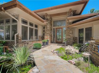10711 S Oakcrest Ln, Olathe, KS 66061