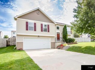 16139 Redwood St, Omaha, NE 68136