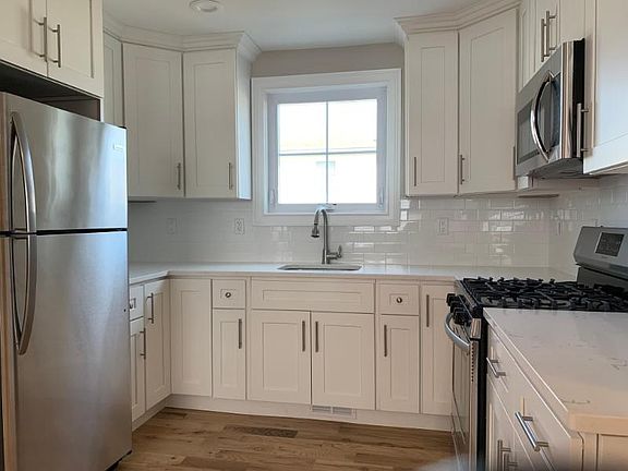 3rd image of 7211 Almeda Ave