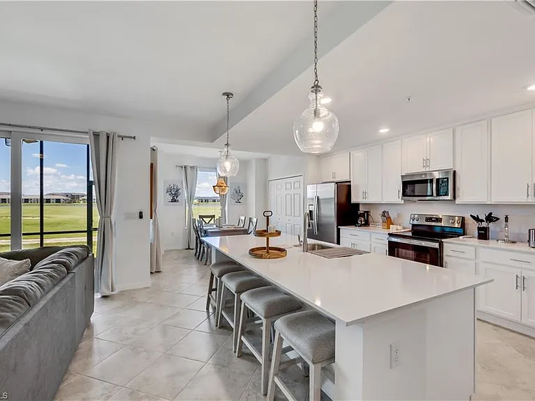 Grassland Ln — Photo 6