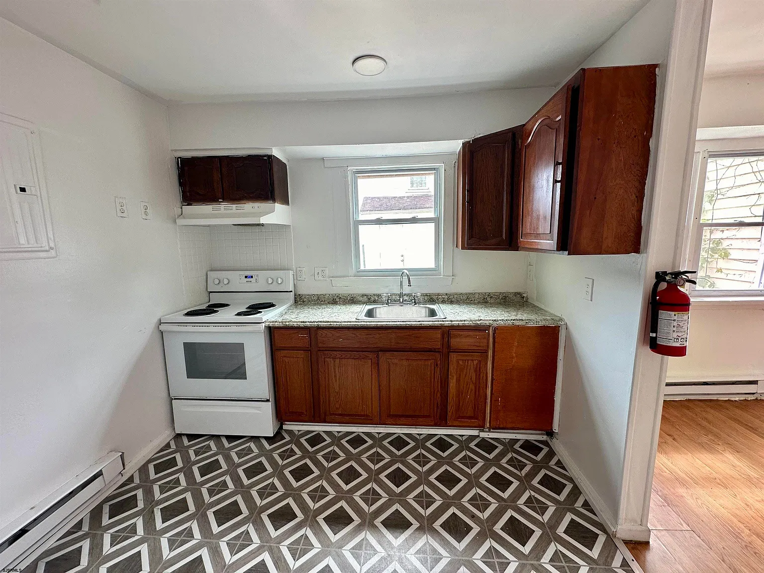 1 bed, 1.0 bath, $1,400 — Photo 3