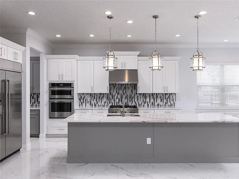 10511 Royal Cypress Way — Photo 2