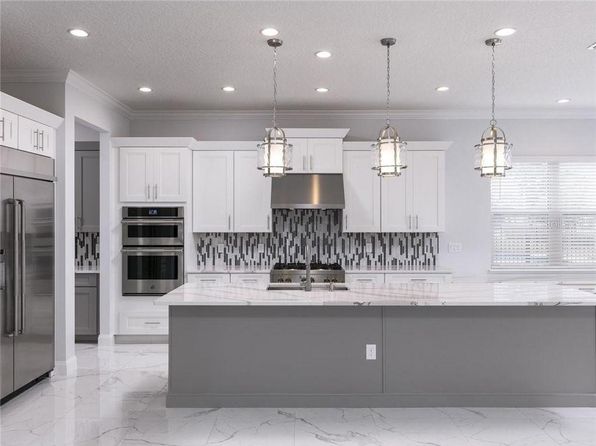 10511 Royal Cypress Way