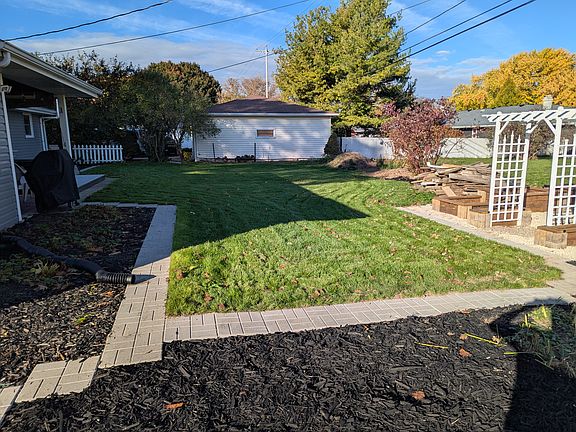 4th image of 1818 E Lindbergh St