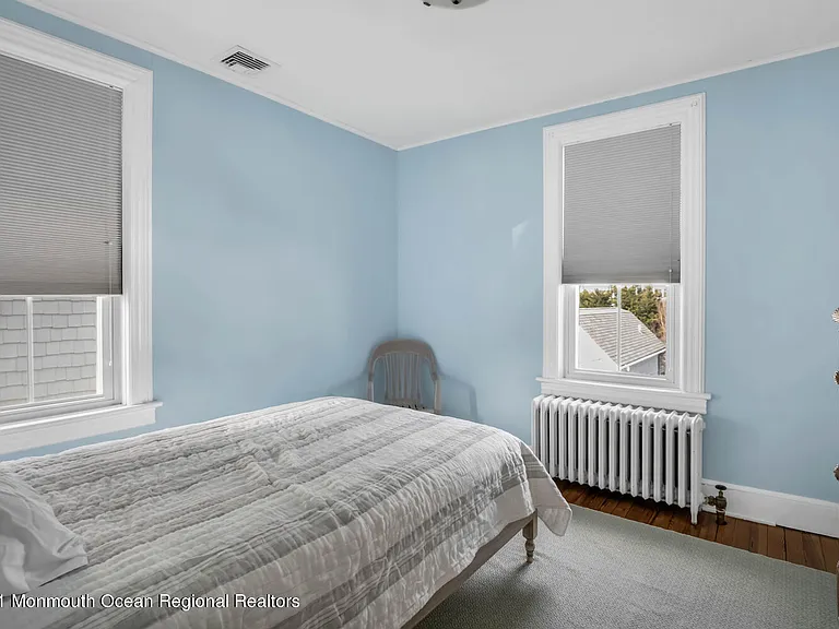 210 8th Ave — Photo 20