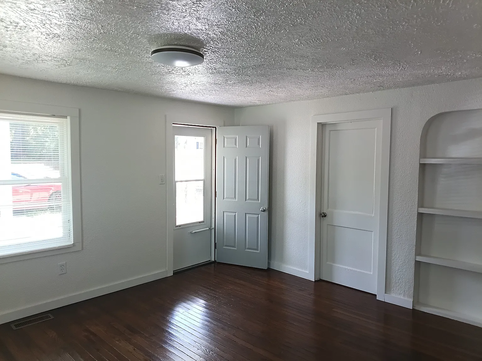 4 bed, 1250 sqft, $1,550 — Photo 4