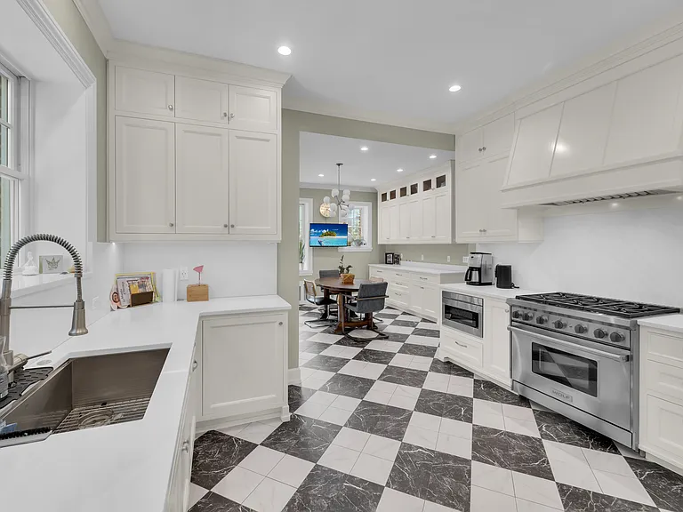 155 Paulin Blvd — Photo 15
