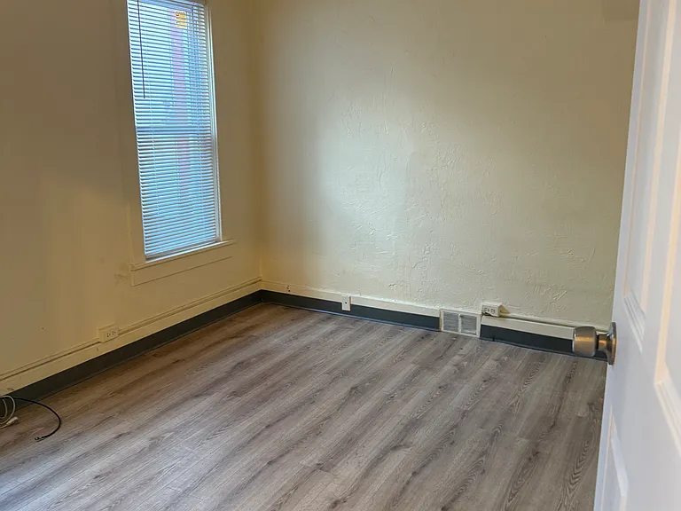 231 E Main St #3 — Photo 5