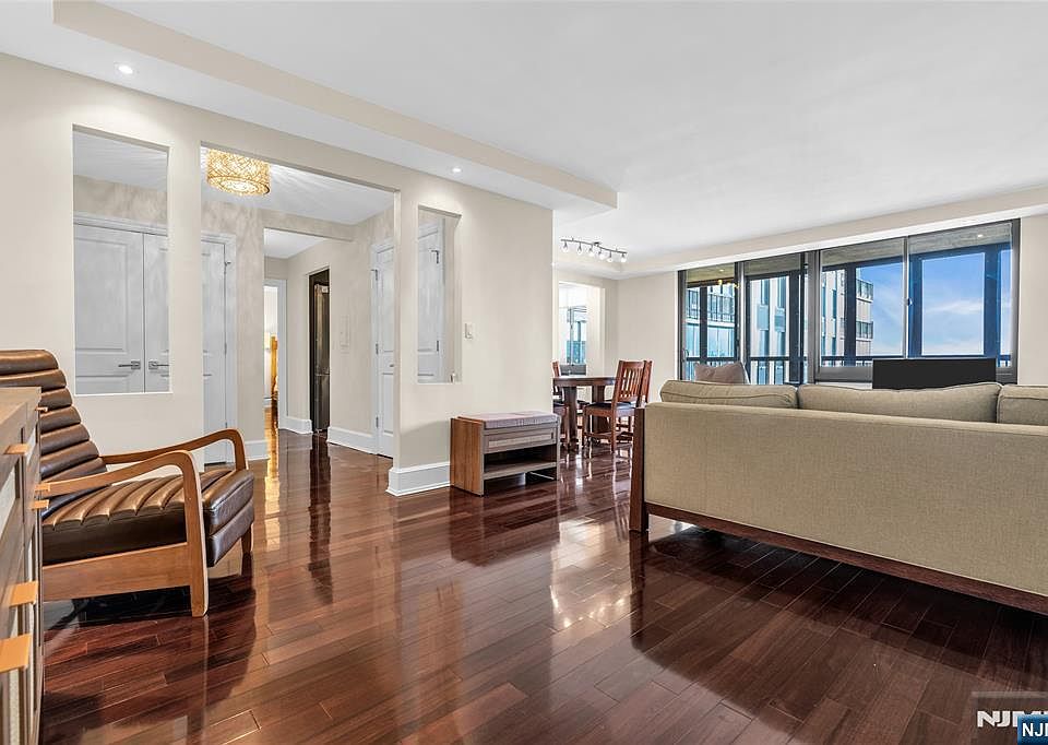 1st image of 200 Winston Dr APT 1711