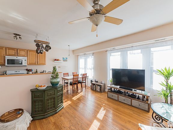 5th image of 4419 N Lawndale Ave APT 2B
