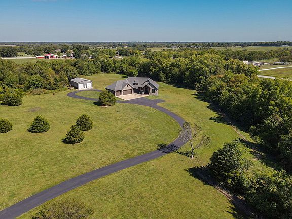 2nd image of 8425 W Farm Road 104