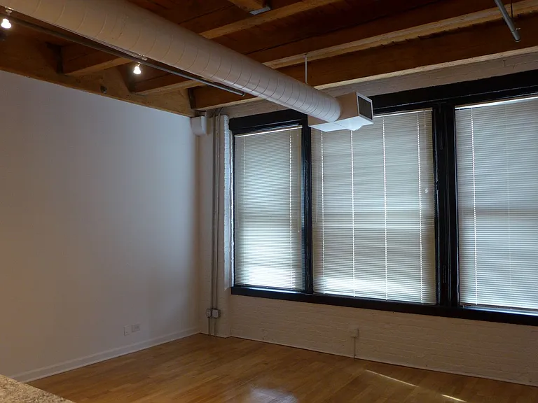 Old Franklin Building — Photo 15
