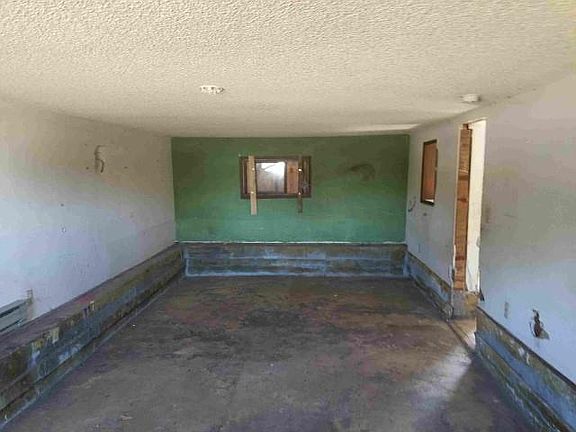 3rd image of 1004 S Pine St