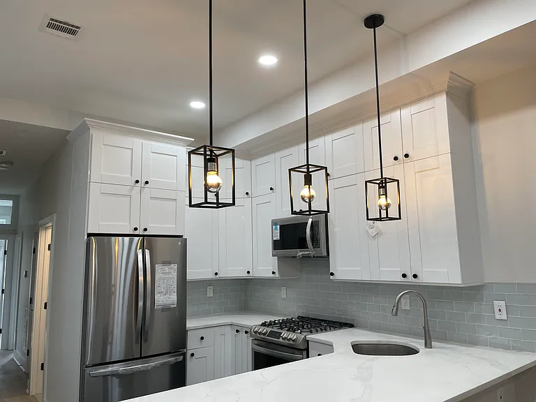 612 Washington St #2 — Photo 2