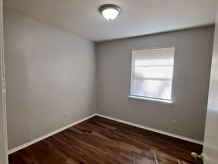 2655 Whitman Ave — Photo 8
