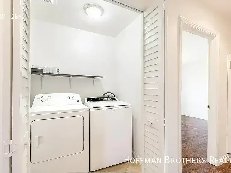 1552 S Cochran Ave — Photo 9