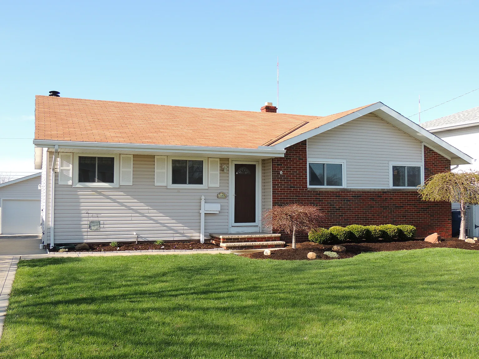 3282 Marda Dr photo 1