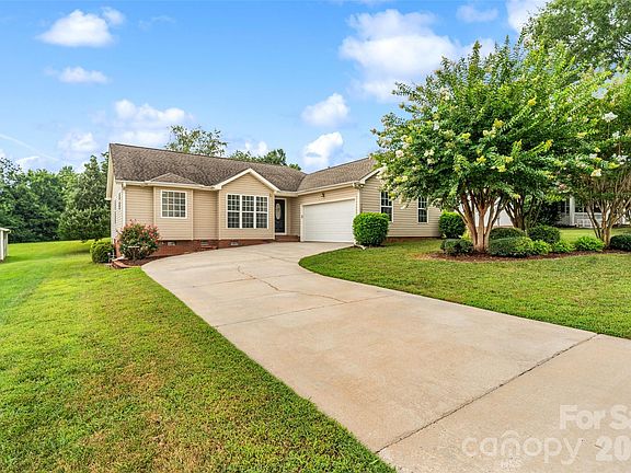 2nd image of 748 Chipmeadow Ln