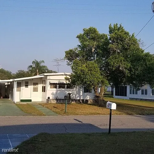 4832 Coral St Photo 1