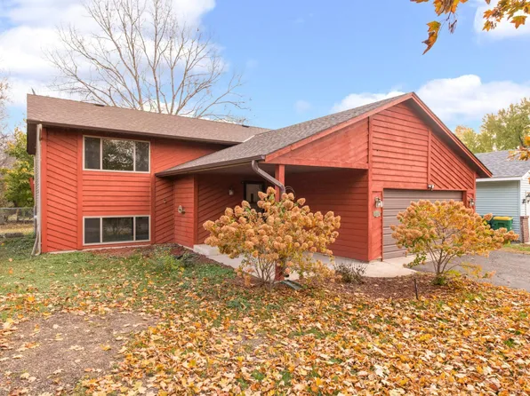 3218 Greenbrier St, Vadnais Heights, MN 55127