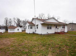 503 E Pennsylvania St, Staunton, IL 62088