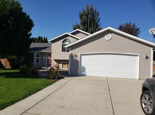 8643 N Woodvine Dr, Hayden Lake, ID 83835