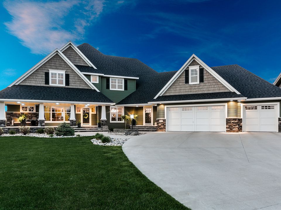 1st image of 647 Vineyard Dr