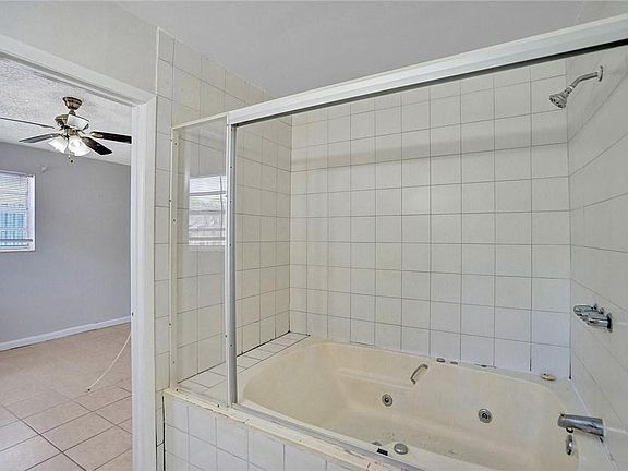 5th image of 7741 NW 33rd St