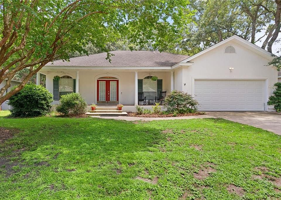 1st image of 104 Ashwood Way