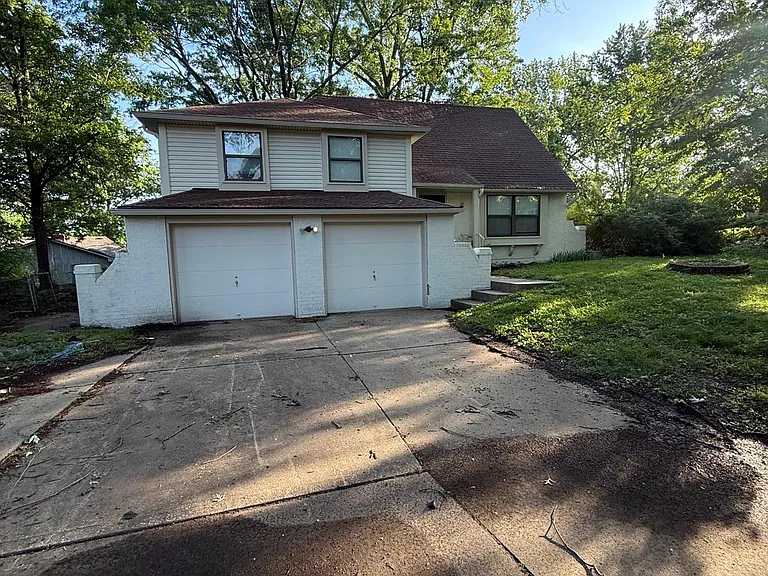 3201 NW Canterbury Pl — Photo 1