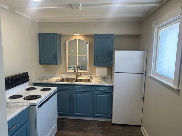 89 S Main St NE #3