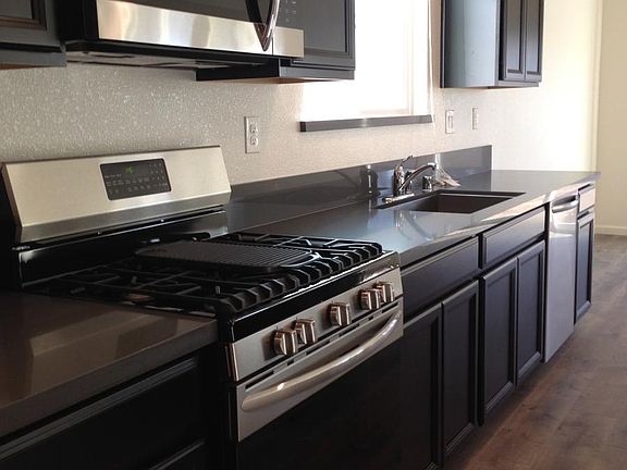 UPGRADED STAINLESS STEEL APPLIANCES