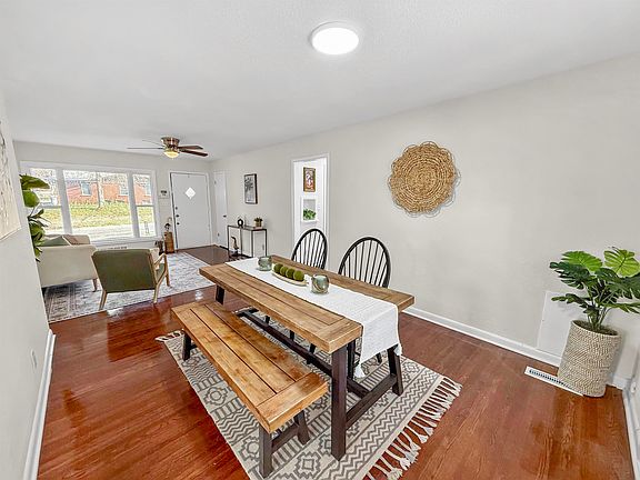 3rd image of 3623 E Funston St