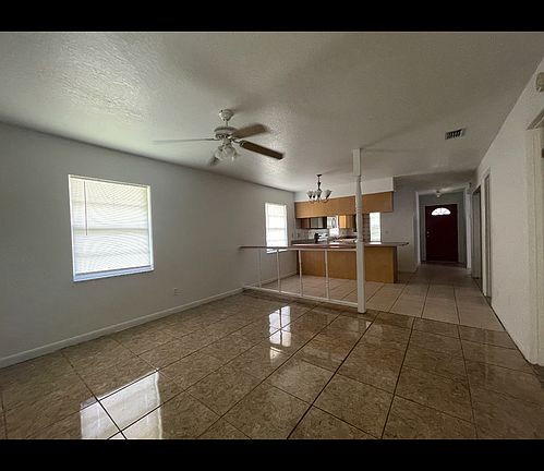 4th image of 1607 Charles Ave