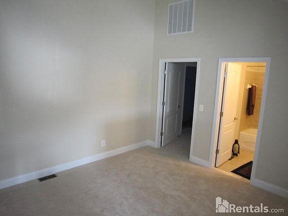 5th image of 608 Melvin Ave #206