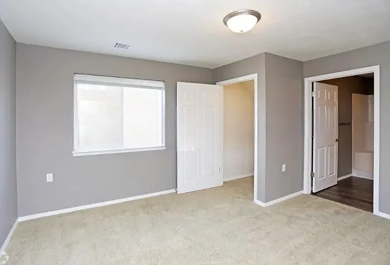 1701 E 63rd St #2 — Photo 10