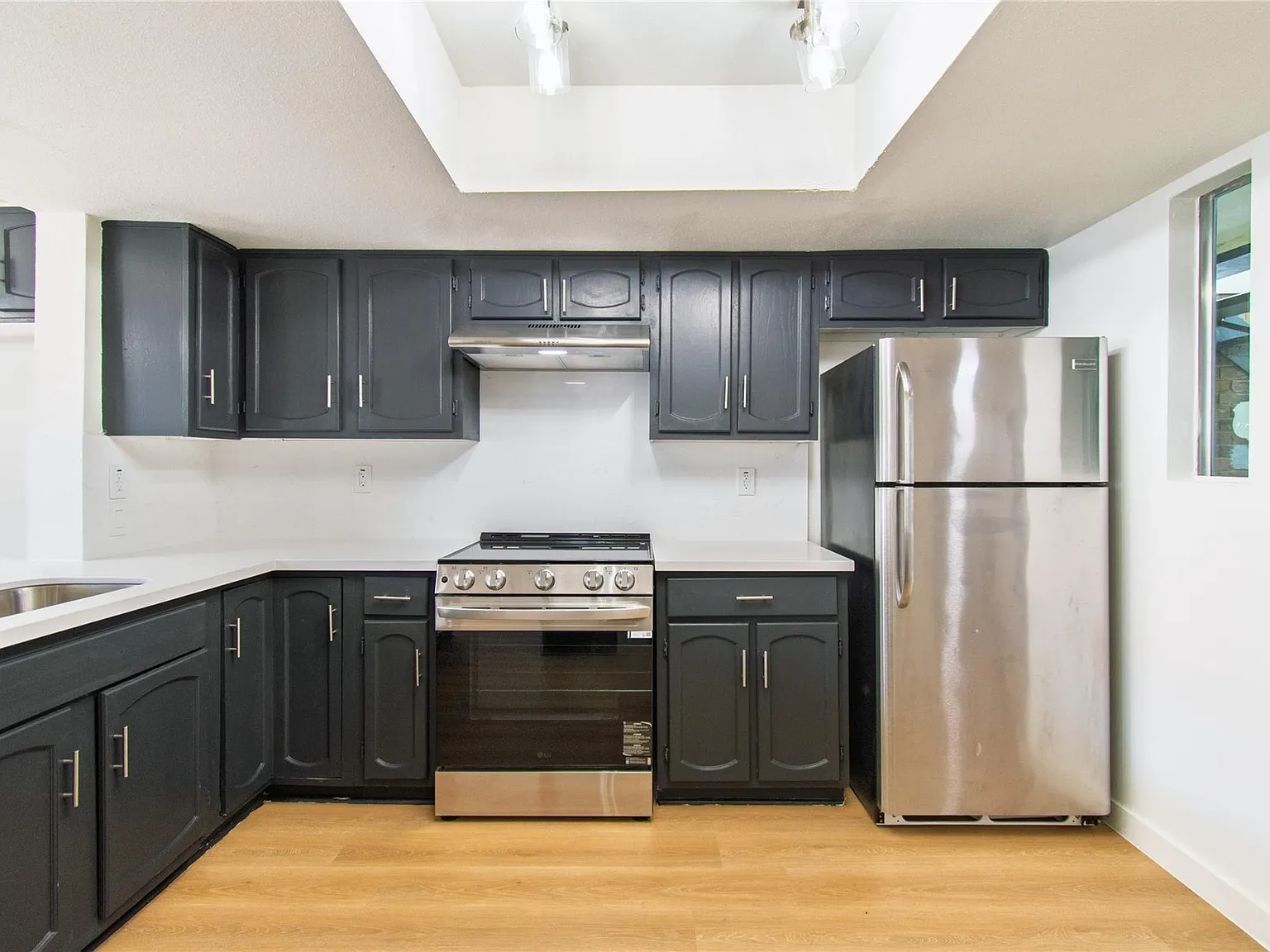 2 bed, 2.0 bath, 1223 sqft, $1,575 — Photo 2