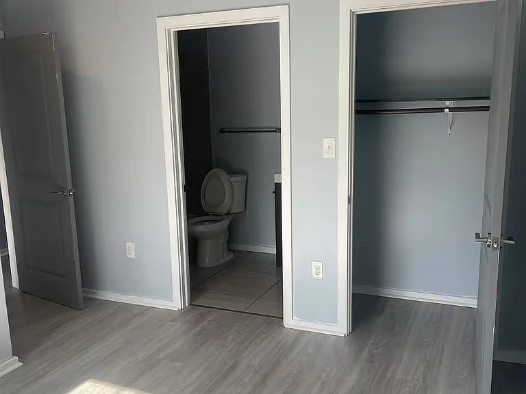 811 N Franklin St #1 — Photo 3