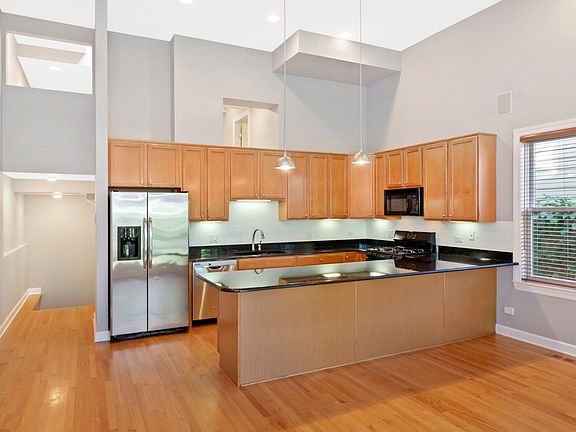 4th image of 2416 W Pensacola Ave
