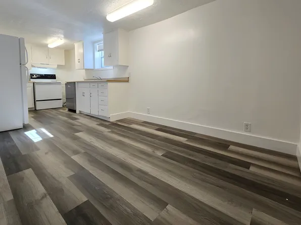 Newly Renovated, Clean & Bright 2 Bedroom, 1 Bathroom Apartment for Rent in Shelley - Washer/Drye..., 347 1/2 E Center St, Shelley, ID 83274