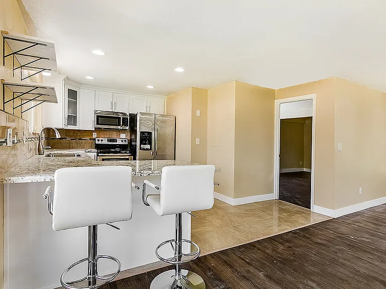 6204 S 118th Pl — Photo 21
