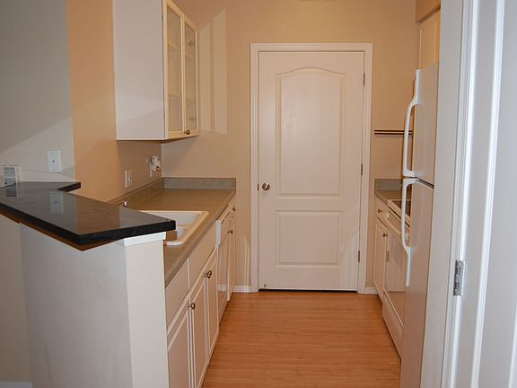 3rd image of 1701 E Colter St Unit 117