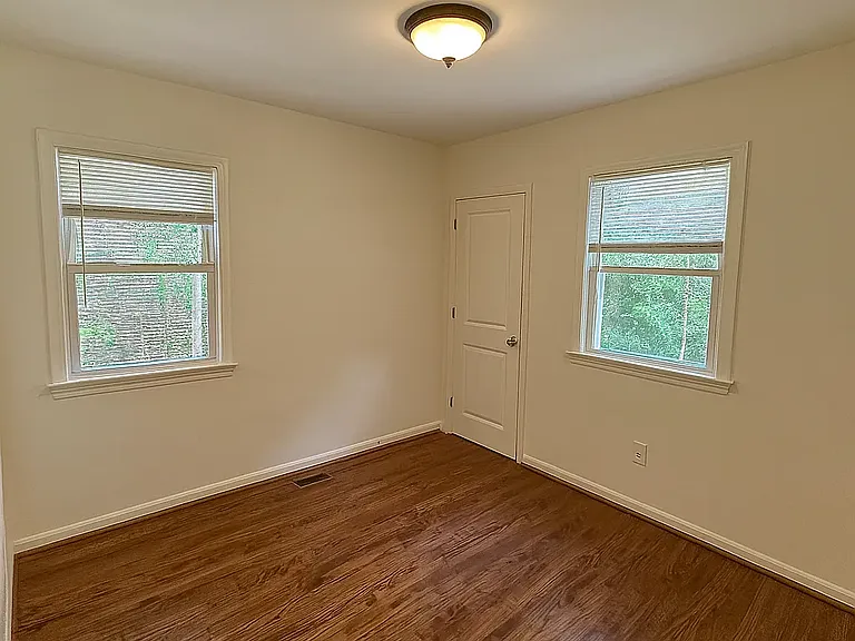 1181 Westview Dr SW — Photo 9