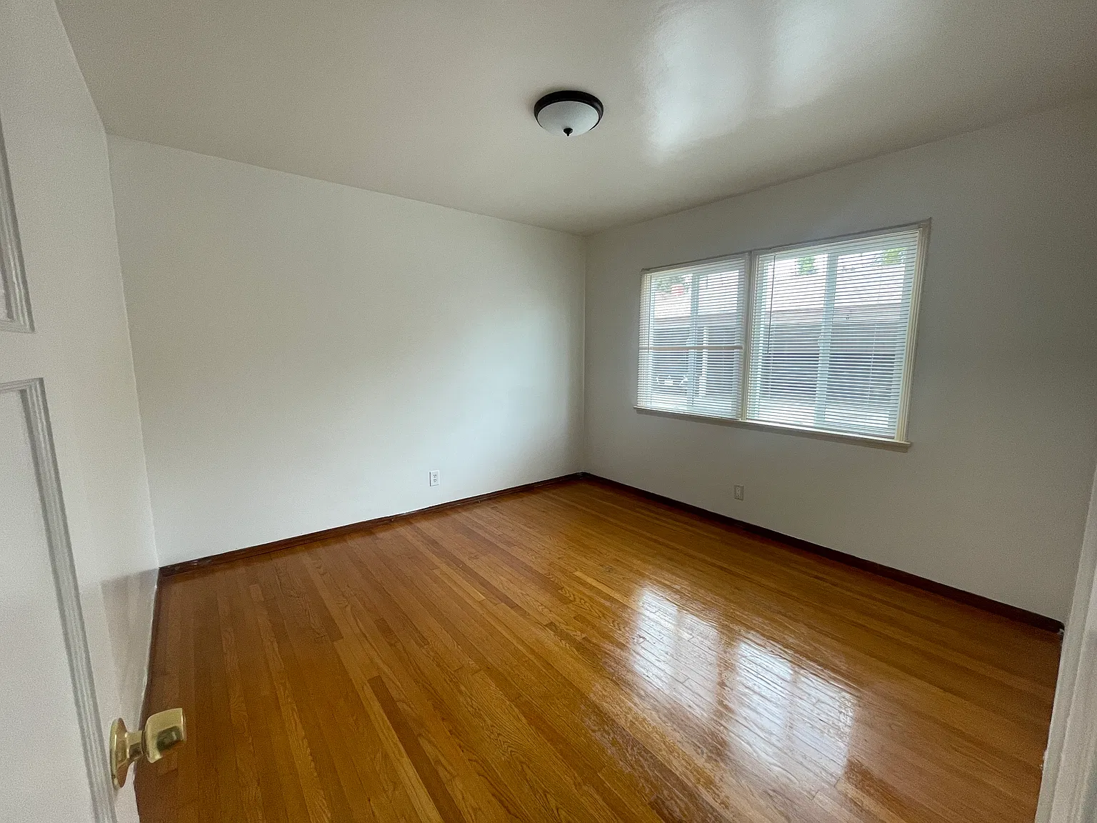1710 Huntington Dr — Photo 4