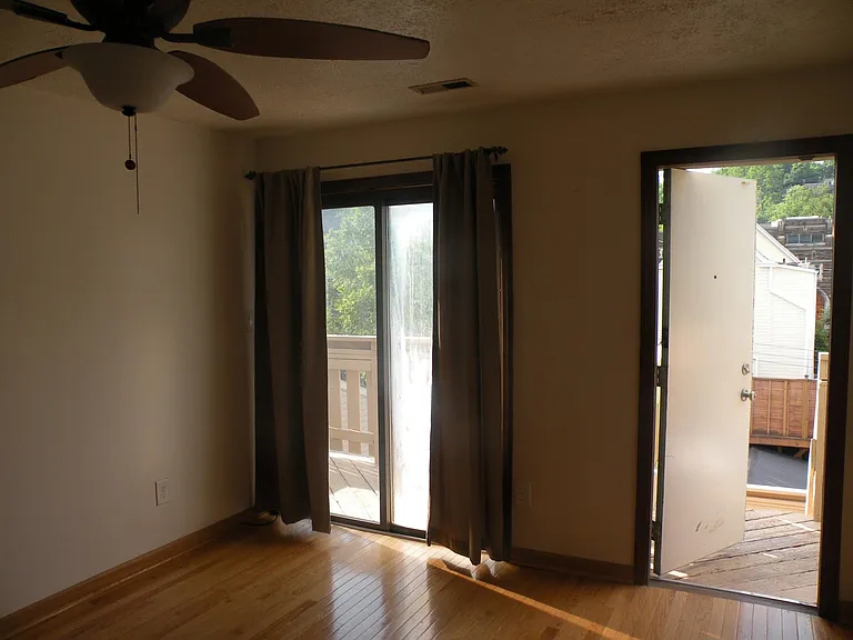 5716 Howe St #4B — Photo 17